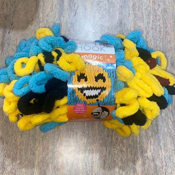 NEW Off The Hook Emoji Yarn - Picture 1 of 3